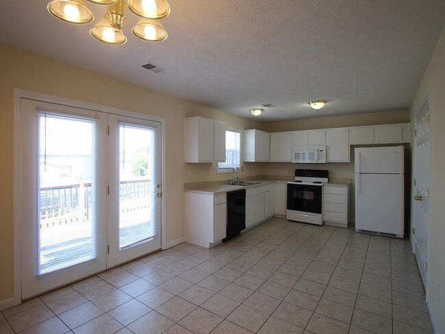 Photo - 639 Miles Rd