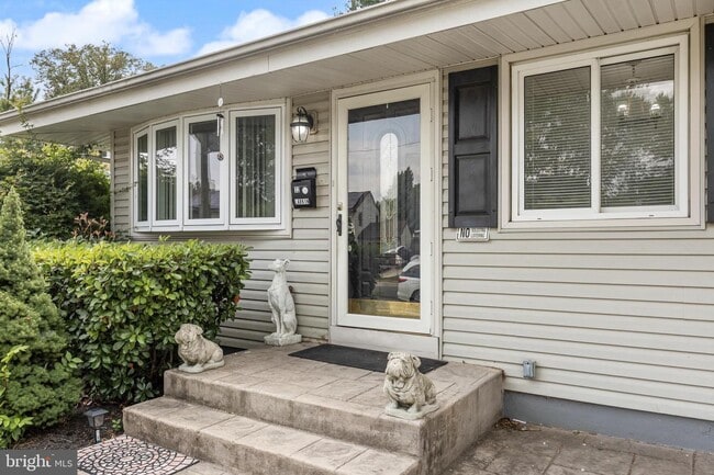 Photo - 32 Larkin Rd