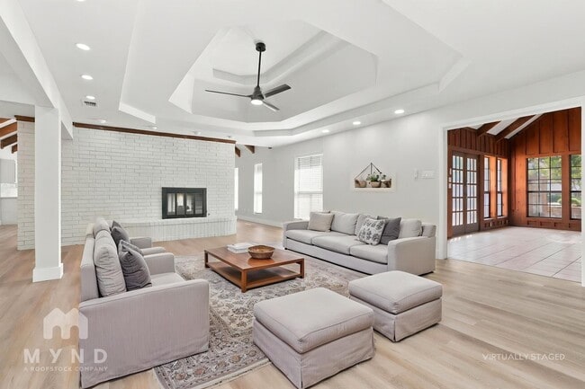1215 Spring Lake Dr
