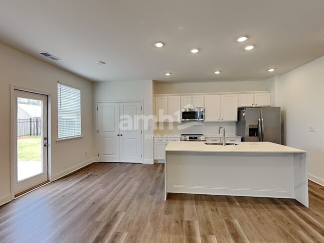Photo - 1036 Highland Walk