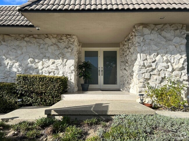Front Entrance - 14687 Deervale Pl Rental