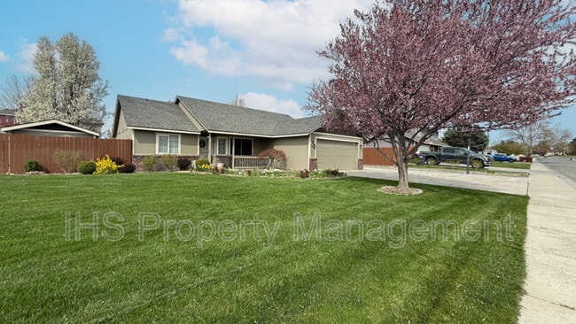 Photo - 5508 Holly Way