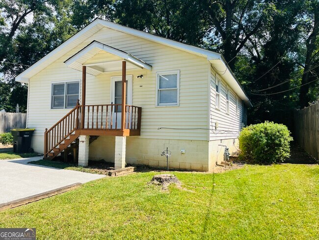 Photo - 25 St Clair St