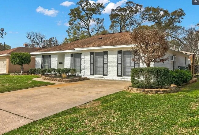 Photo - 108 Sparrow Way