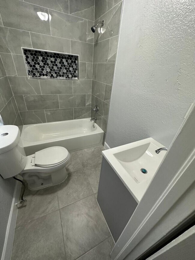 Photo - Fully Renovated 3/2 Single Family House Av...