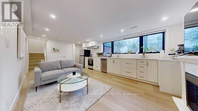 Photo - 3170 The Credit Woodlands