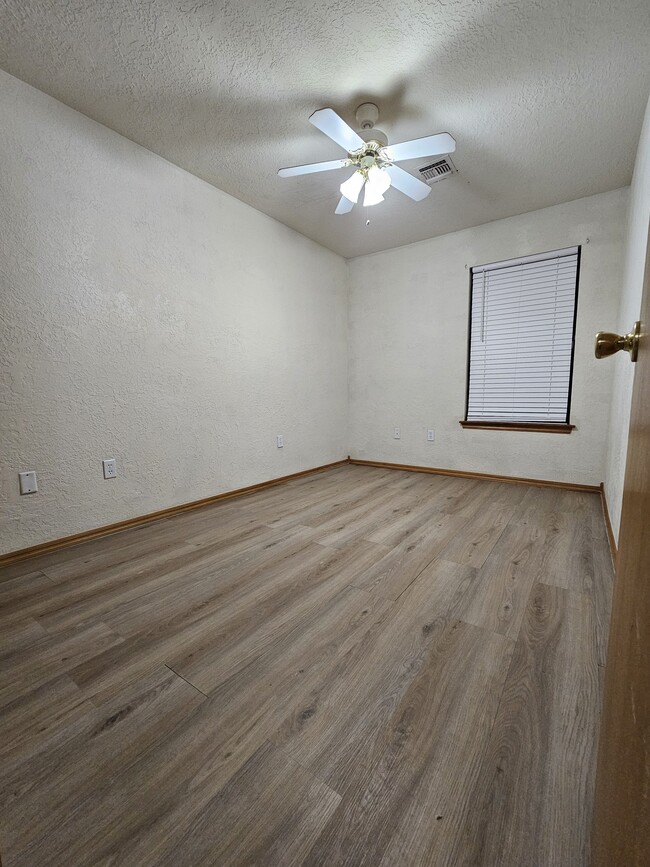 Photo - 1905 SW E Ave Unidad B