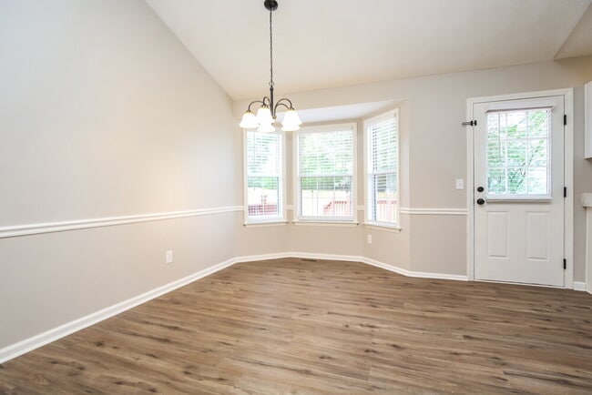 Photo - 300 Southlake Dr