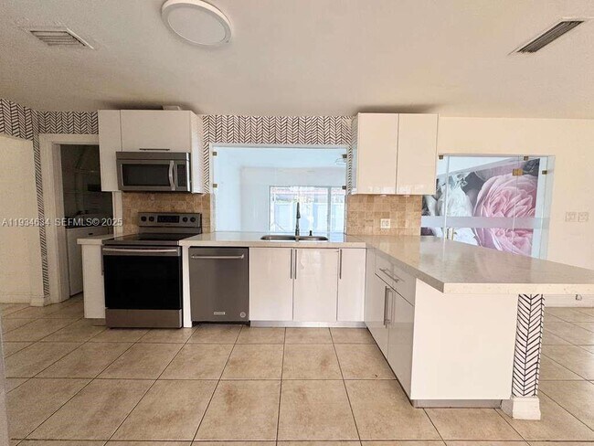 Photo - 19410 NE 19th Ave