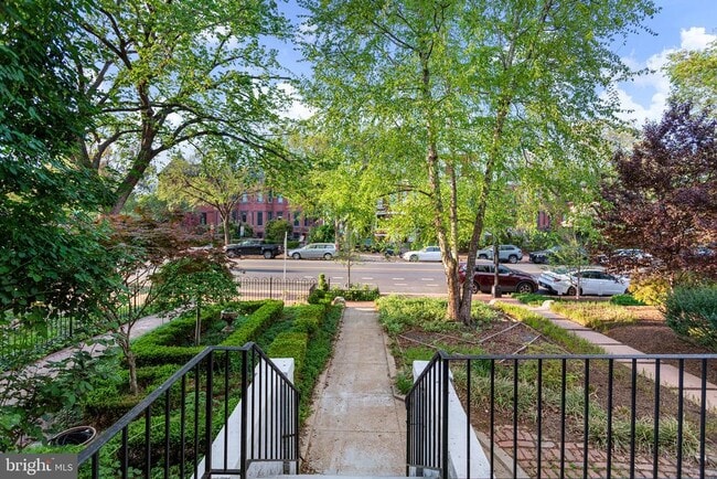 Building Photo - 1311 East Capitol St SE