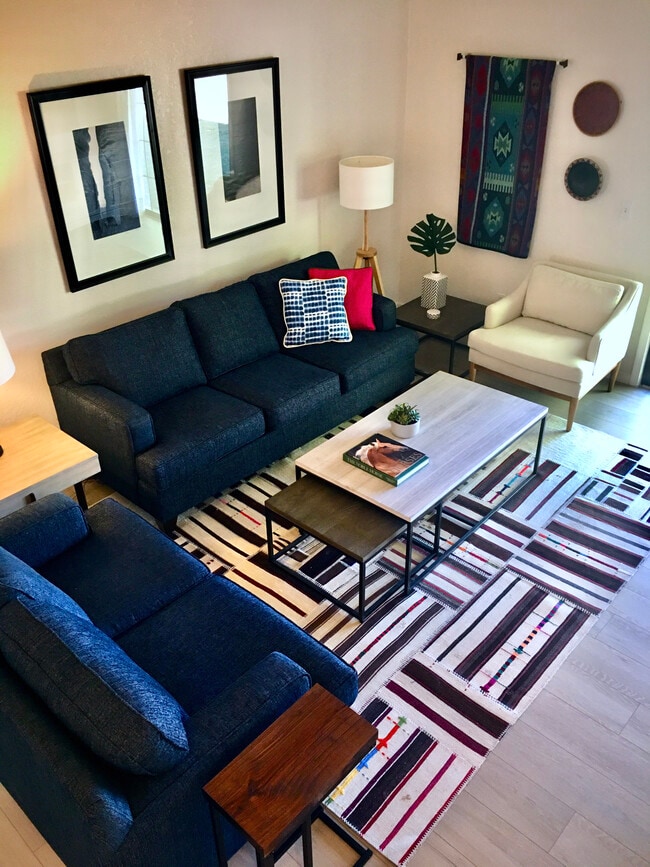 Photo - 1521 W 17th St