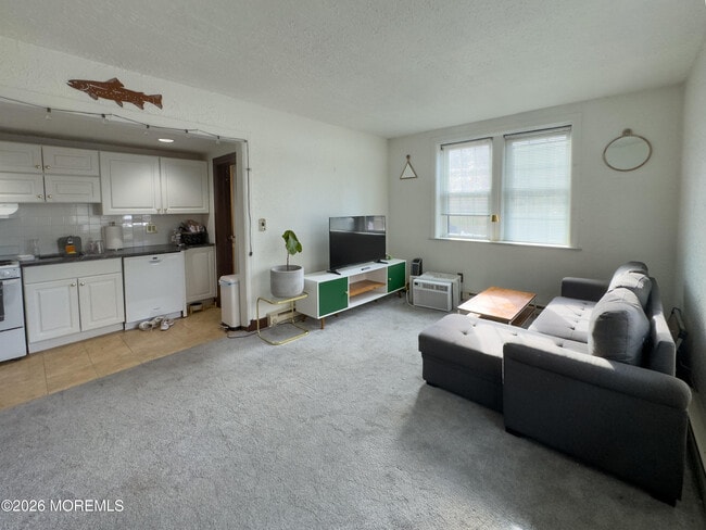 Building Photo - 19 Leroy Pl Unit 1E