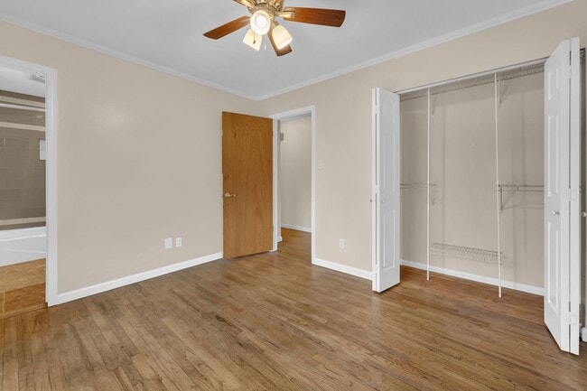 Photo - Northwest Fenced Yard One Story