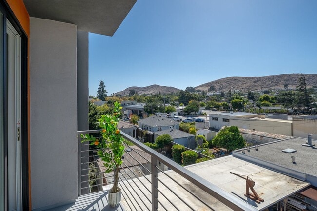 Photo - 2355 Victoria Ave Unit #303