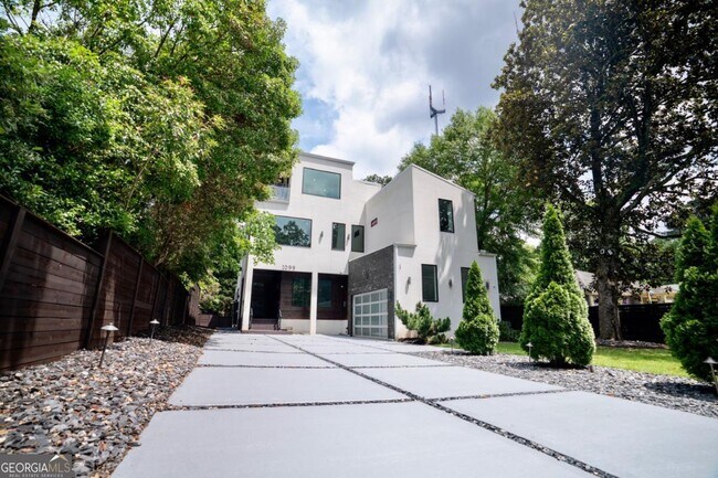 Photo - 1099 Vista Trail NE