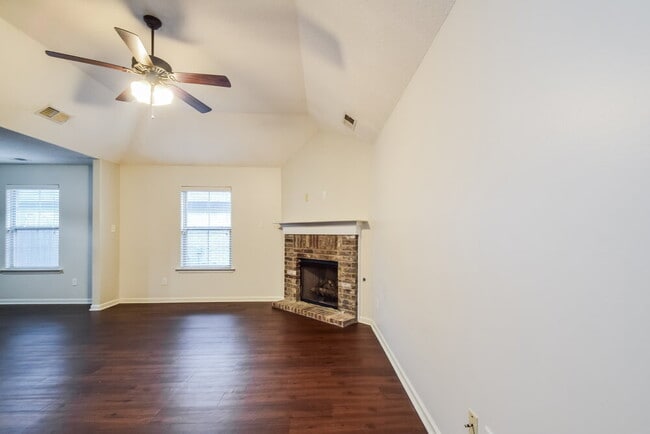 Photo - 9456 Darren Cir S