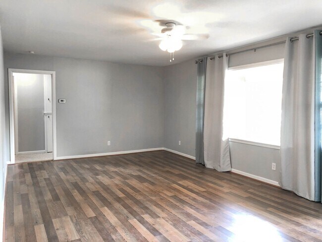 Photo - Pre-Leasing 3 bed 2 bath