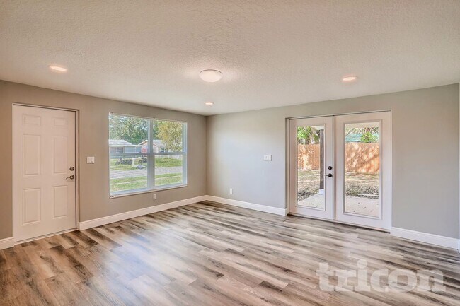 Photo - 5285 86th Ave