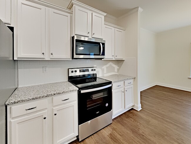 Photo - 692 Woodall Rd