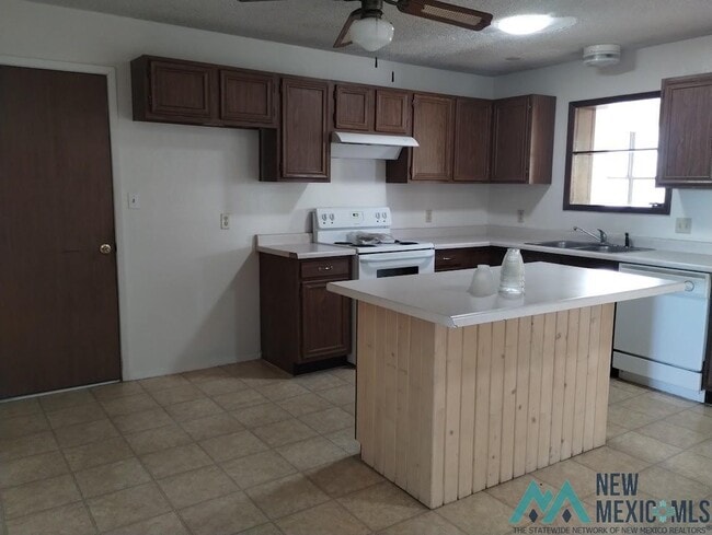 Photo - 1012 S Saddler St