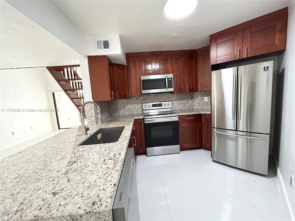 Photo - 9433 Fontainebleau Blvd (Miami, FL)