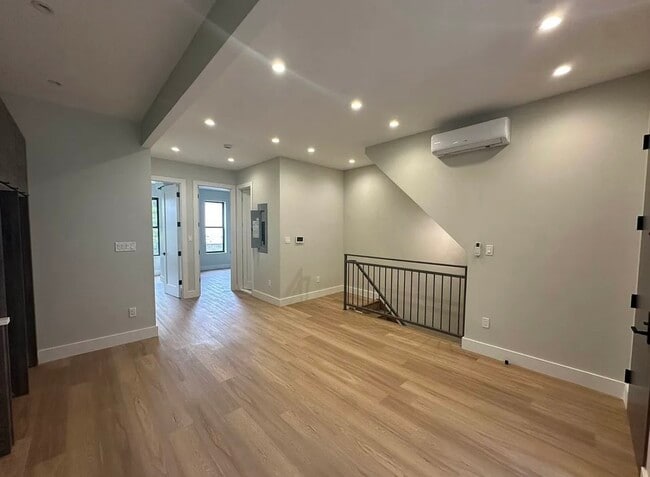 Photo - 90 Harman St Unit 2