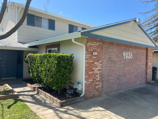 Close to CSUS - 7 Bdrm, 3 bath near La Riv... - Close to CSUS - 7 Bdrm, 3 bath near La Riv... Casa