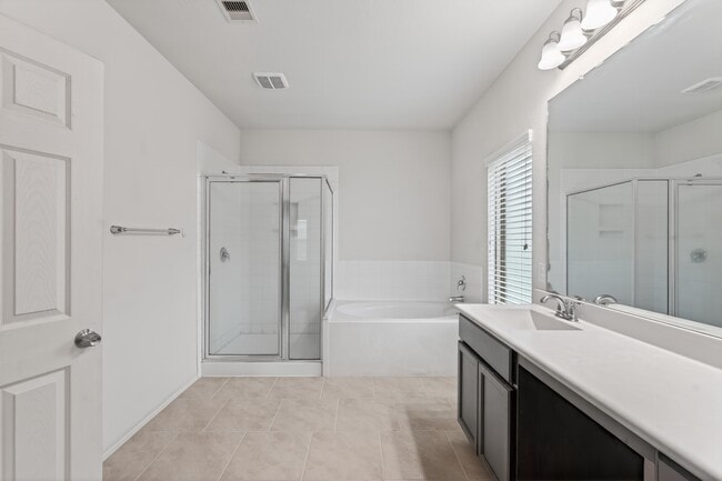 Photo - 138 Meadow Grove Dr