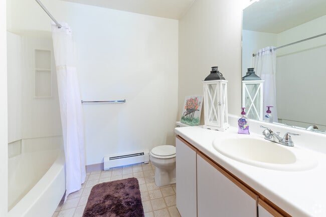 1 BR, 1 BA - 750 SF