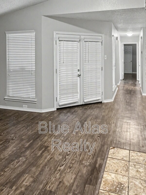 Photo - 3421 Meadowmoor St