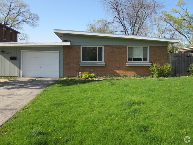 Building Photo - 4550 Lilac Ave Rental