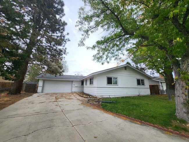 Building Photo - 726 Sonoma St