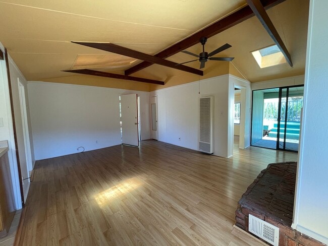 Photo - 587 sq. ft. Private Hilltop Guest Cottage with Vineyard Views – Forestville