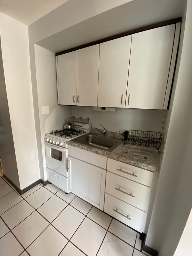 Photo - 1733 N Cambridge Ave Unit 311