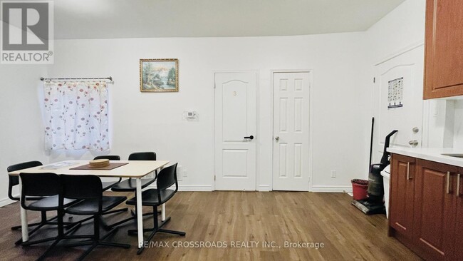 Photo - 278 Shuter St