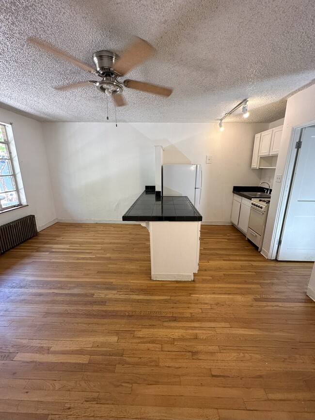 Photo - Courtyard on Vine