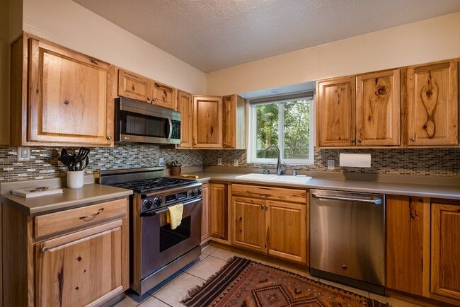 3812 Calle Del Monte NE