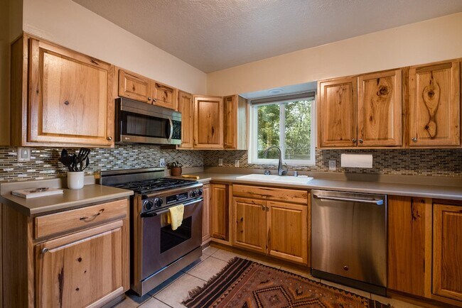 Photo - 3812 Calle Del Monte NE