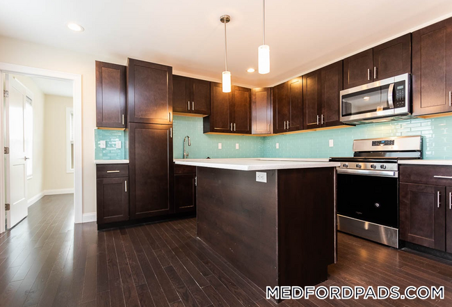 Building Photo - 476 Fulton St Rental