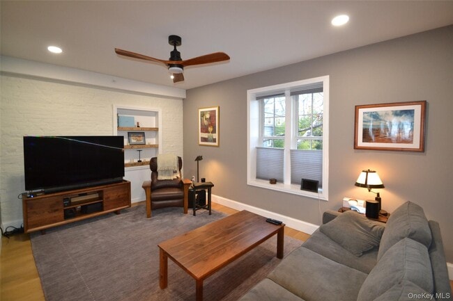 Photo - 474 Piermont Ave