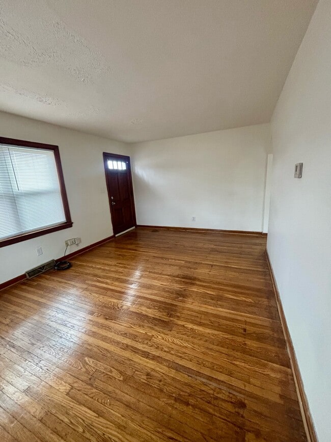 Photo - 1700 Sonne Ave