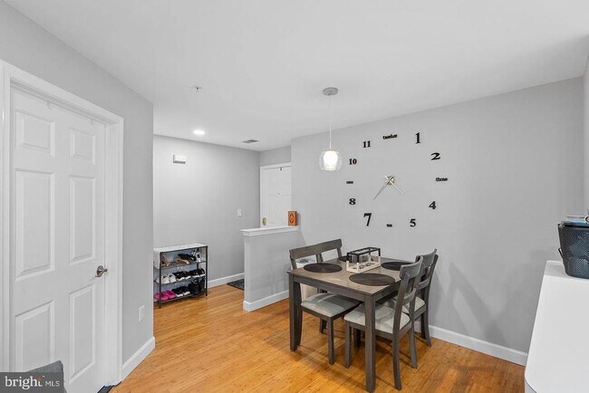 Photo - 645 Constellation Square SE Unit H