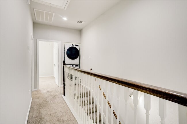 Photo - 1045 Marcolin St