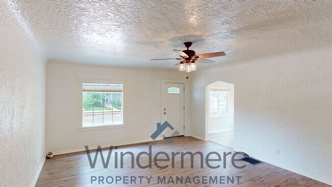 834/836 Whitman
