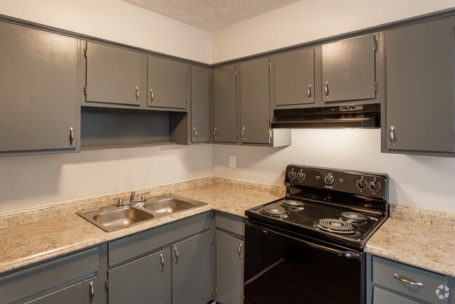 3BR, 1.5BA - 950 SF