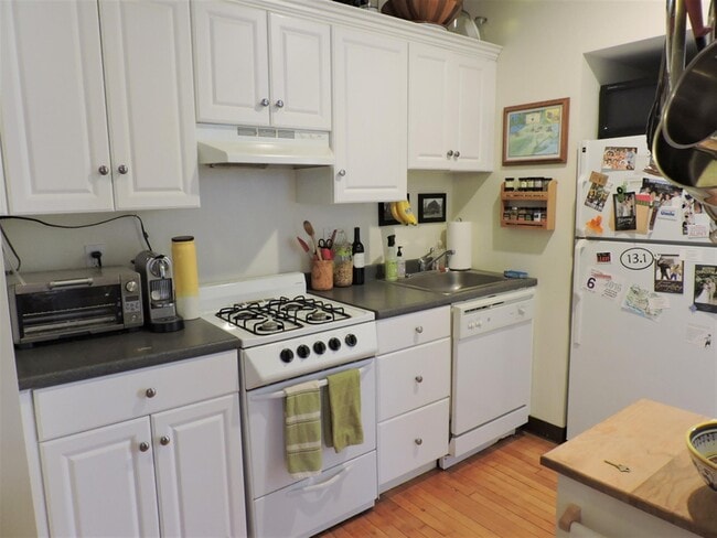 Building Photo - 331 Harvard St Rental