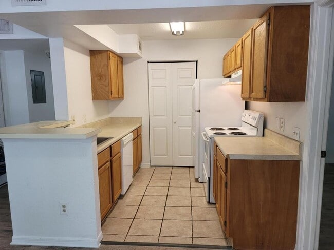 Photo - 1021 S Hiawassee Rd