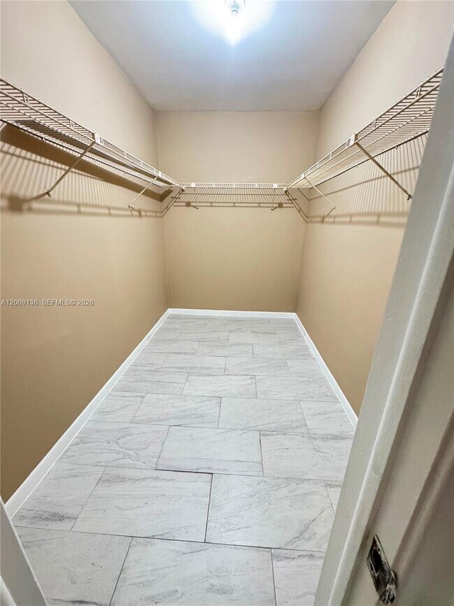 3129 Oakland Shores Dr Unidad A109