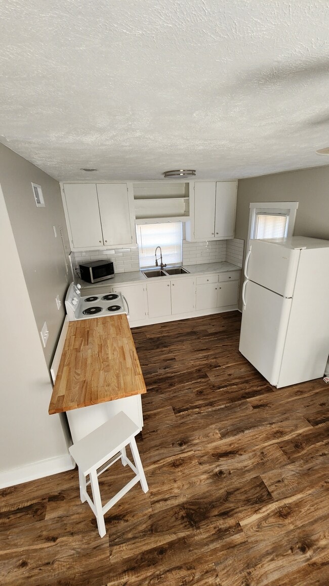 Photo - 5930 S New Hope Rd