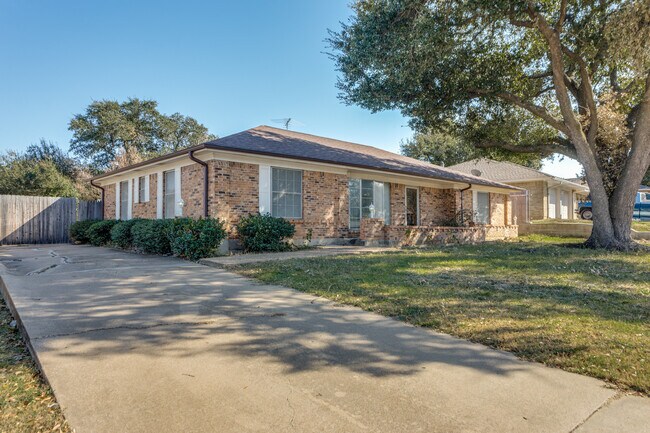 Photo - 6801 Lancelot Ct